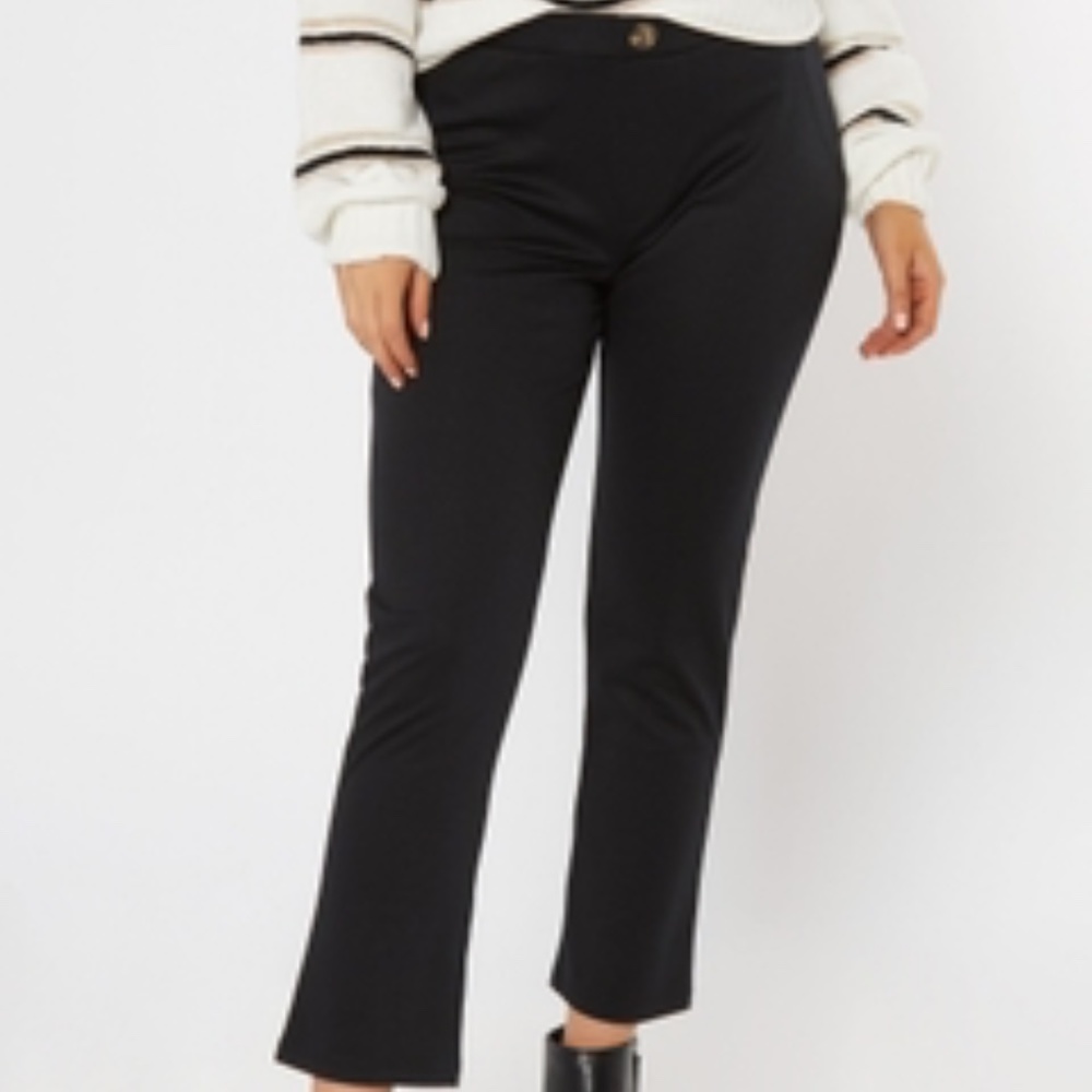 Rue21 cropped kicked flared pants 👖 black💕( 3 for $30)